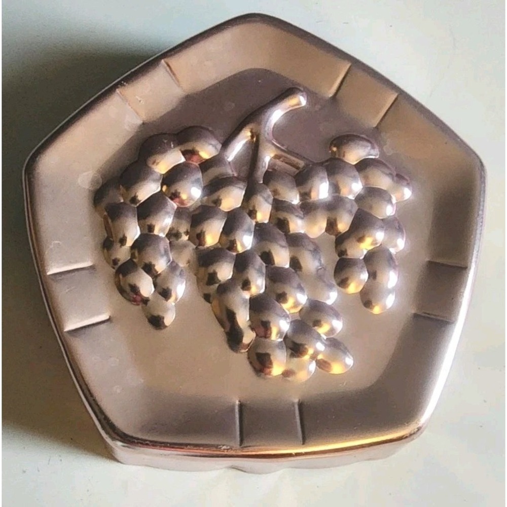 West Bend Jello Cake Aluminum Hexagon Grapes Hanging Mold Pan Vintage